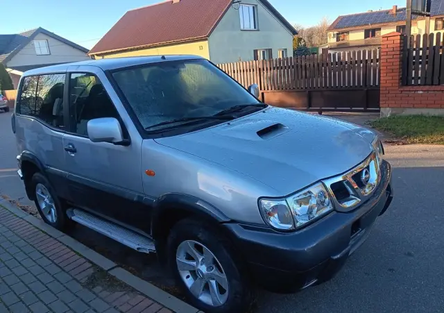 NISSAN Terrano 