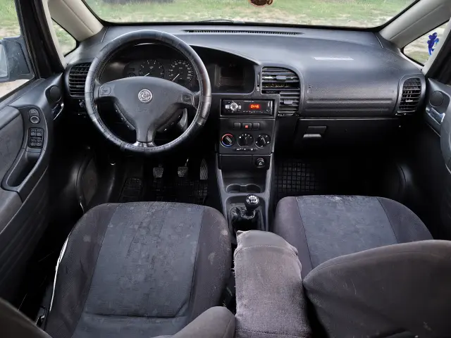 OPEL ZAFIRA-A 
