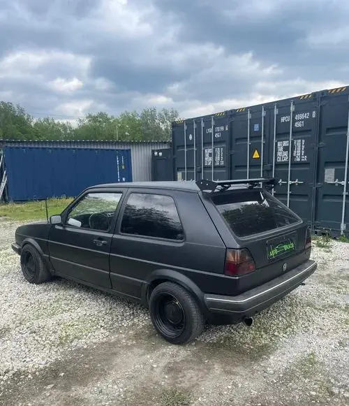 VOLKSWAGEN Golf 