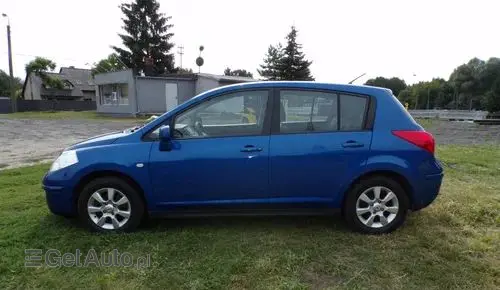 NISSAN Tiida 