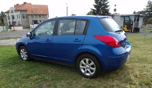 NISSAN Tiida 