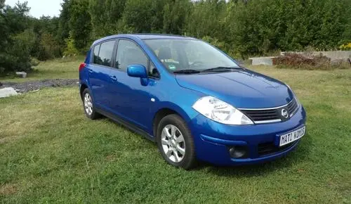 NISSAN Tiida 