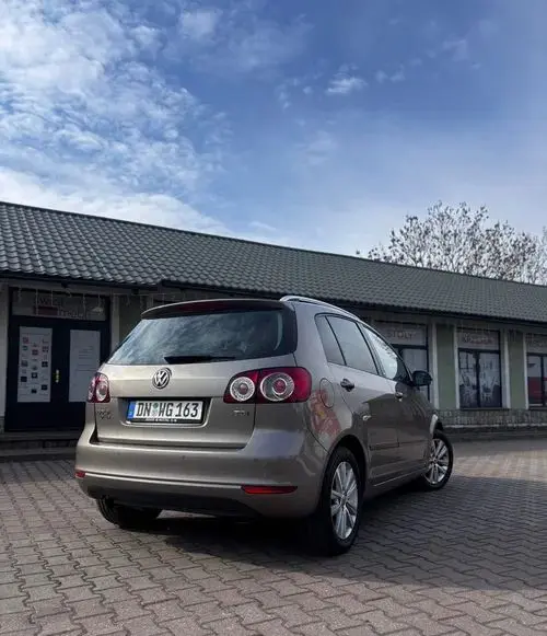 VOLKSWAGEN Golf Plus 