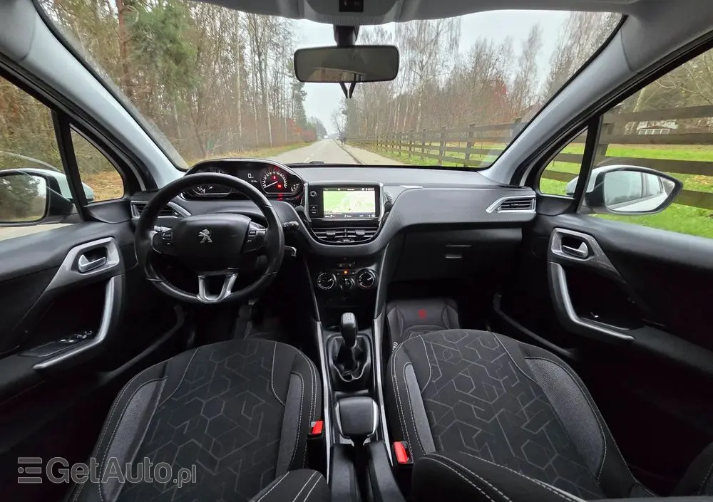 PEUGEOT 2008 BlueHDi 100 STOP & START Style