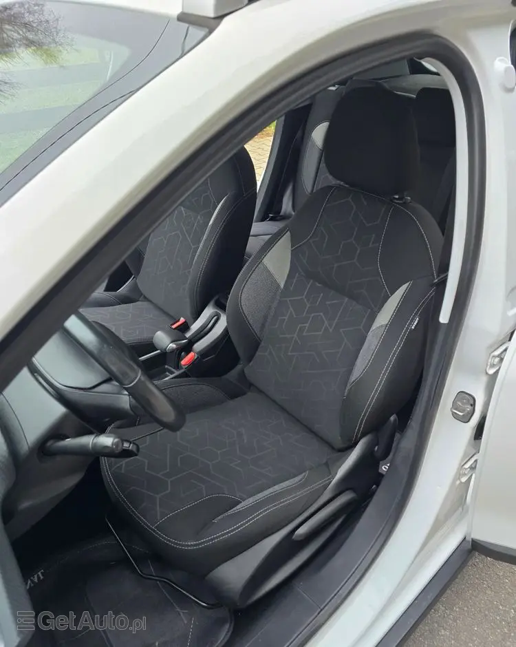 PEUGEOT 2008 BlueHDi 100 STOP & START Style