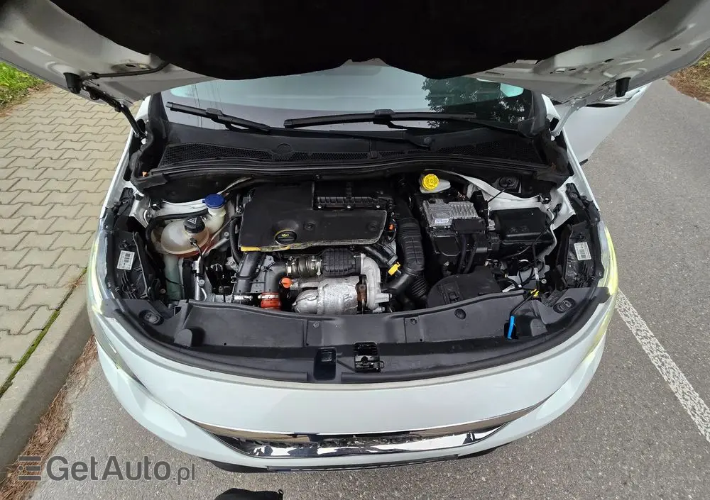 PEUGEOT 2008 BlueHDi 100 STOP & START Style