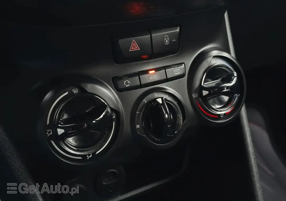 PEUGEOT 2008 BlueHDi 100 STOP & START Style