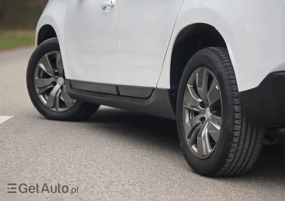 PEUGEOT 2008 BlueHDi 100 STOP & START Style