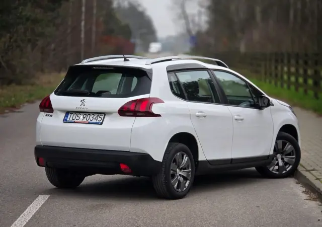 PEUGEOT 2008 BlueHDi 100 STOP & START Style