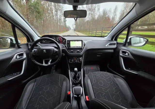 PEUGEOT 2008 BlueHDi 100 STOP & START Style