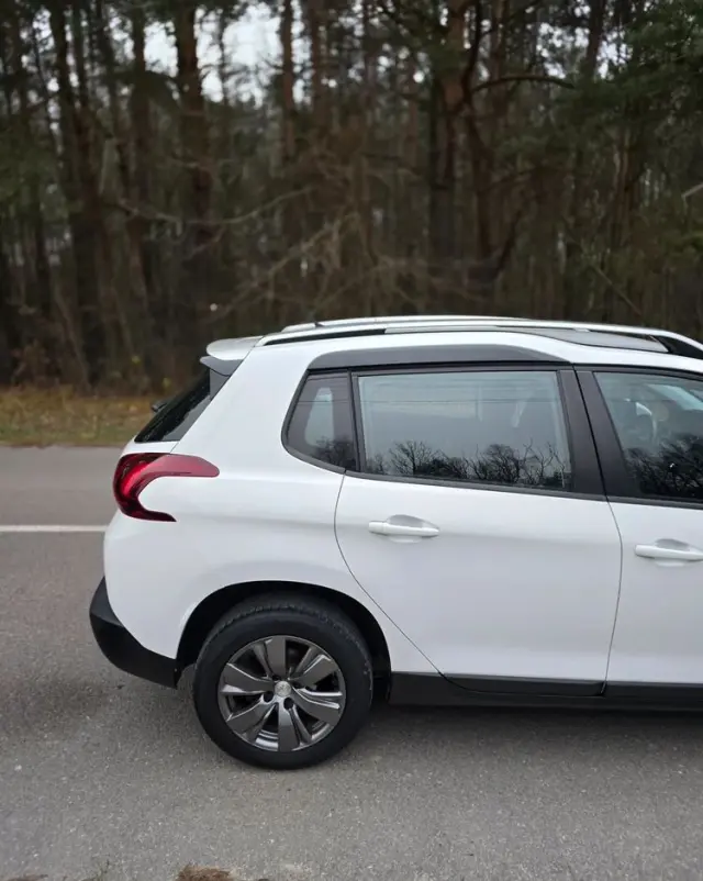 PEUGEOT 2008 BlueHDi 100 STOP & START Style