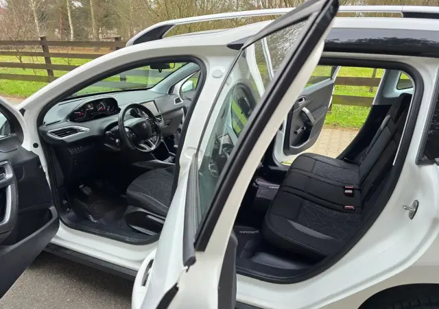 PEUGEOT 2008 BlueHDi 100 STOP & START Style