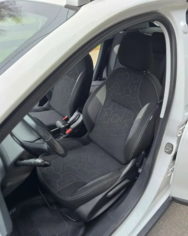 PEUGEOT 2008 BlueHDi 100 STOP & START Style