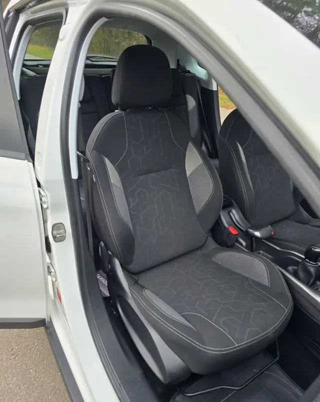 PEUGEOT 2008 BlueHDi 100 STOP & START Style