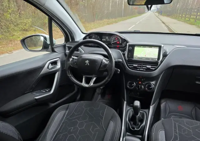 PEUGEOT 2008 BlueHDi 100 STOP & START Style