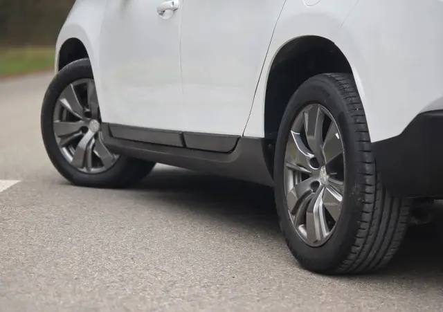 PEUGEOT 2008 BlueHDi 100 STOP & START Style