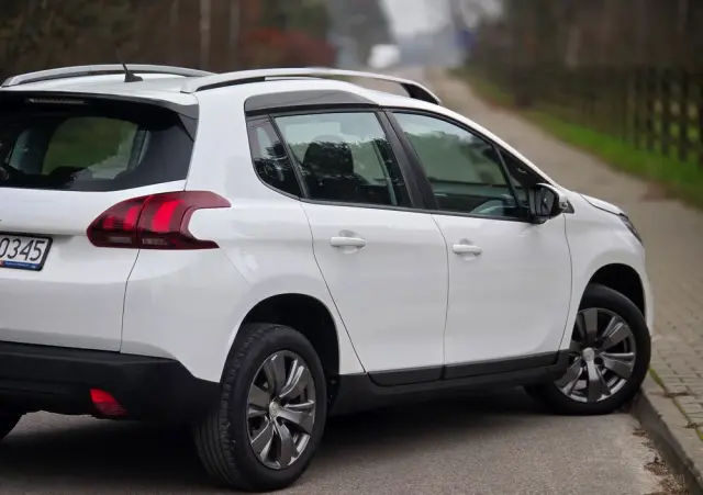 PEUGEOT 2008 BlueHDi 100 STOP & START Style