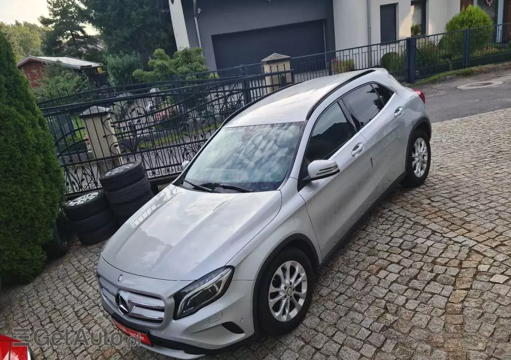 MERCEDES-BENZ GLA 