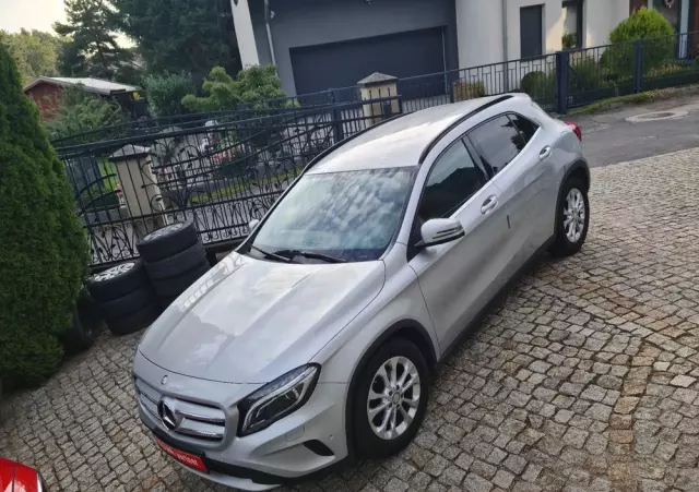 MERCEDES-BENZ GLA 