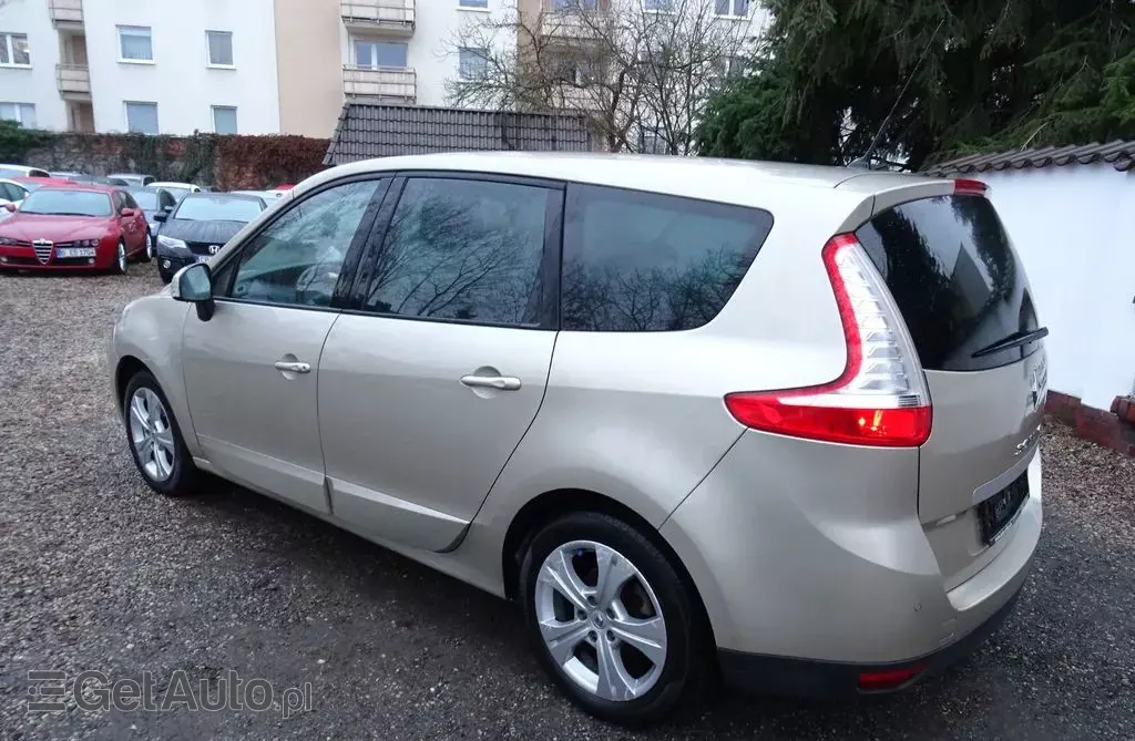 RENAULT Scenic 