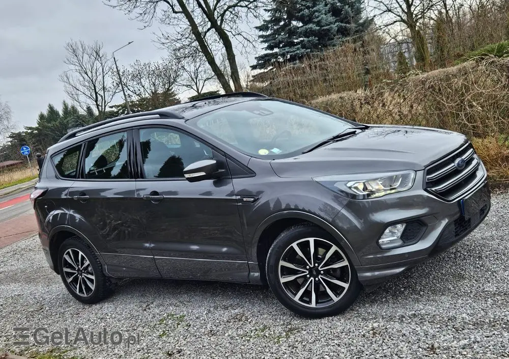 FORD Kuga 2.0 TDCi 2x4 ST-Line