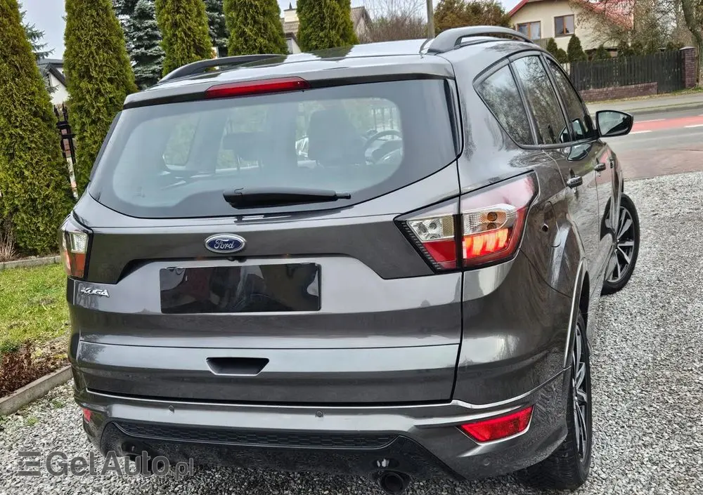 FORD Kuga 2.0 TDCi 2x4 ST-Line