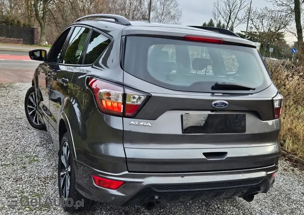 FORD Kuga 2.0 TDCi 2x4 ST-Line