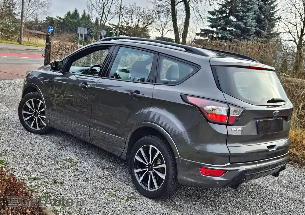 FORD Kuga 2.0 TDCi 2x4 ST-Line