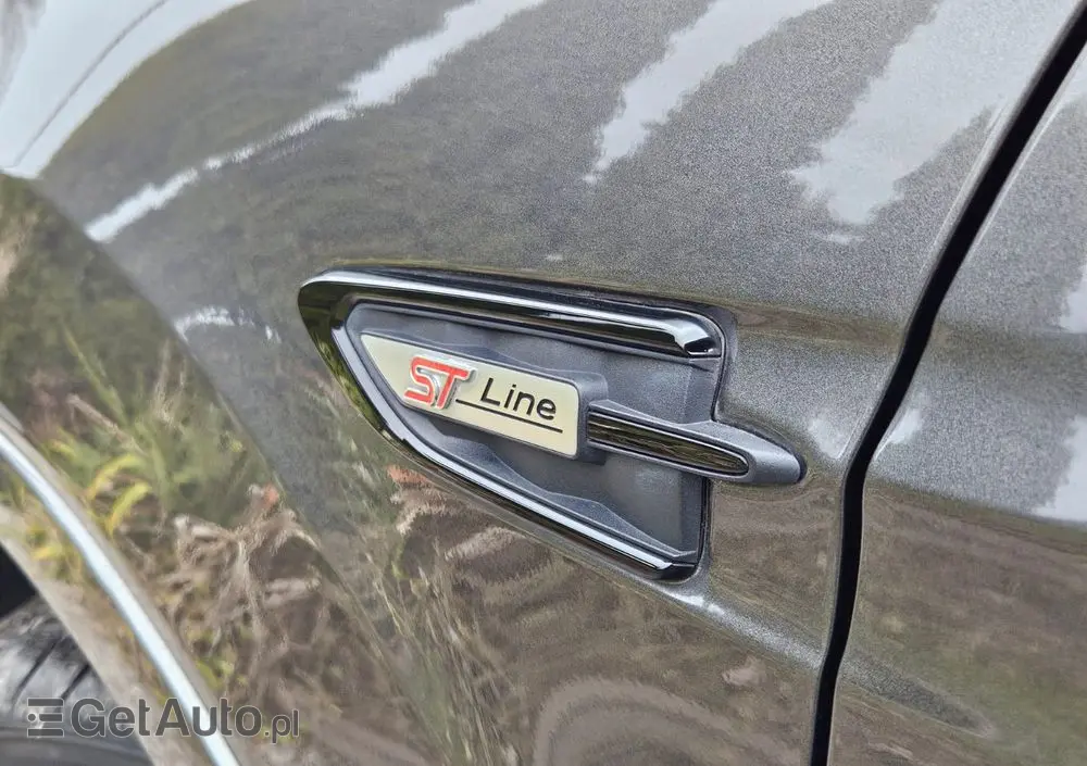 FORD Kuga 2.0 TDCi 2x4 ST-Line