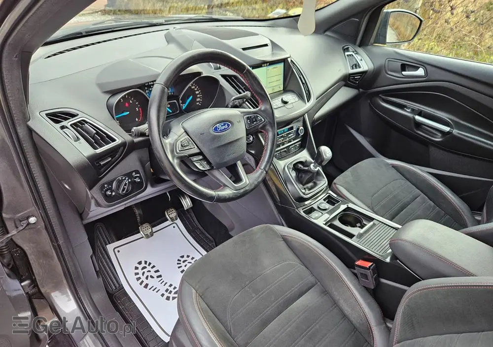 FORD Kuga 2.0 TDCi 2x4 ST-Line