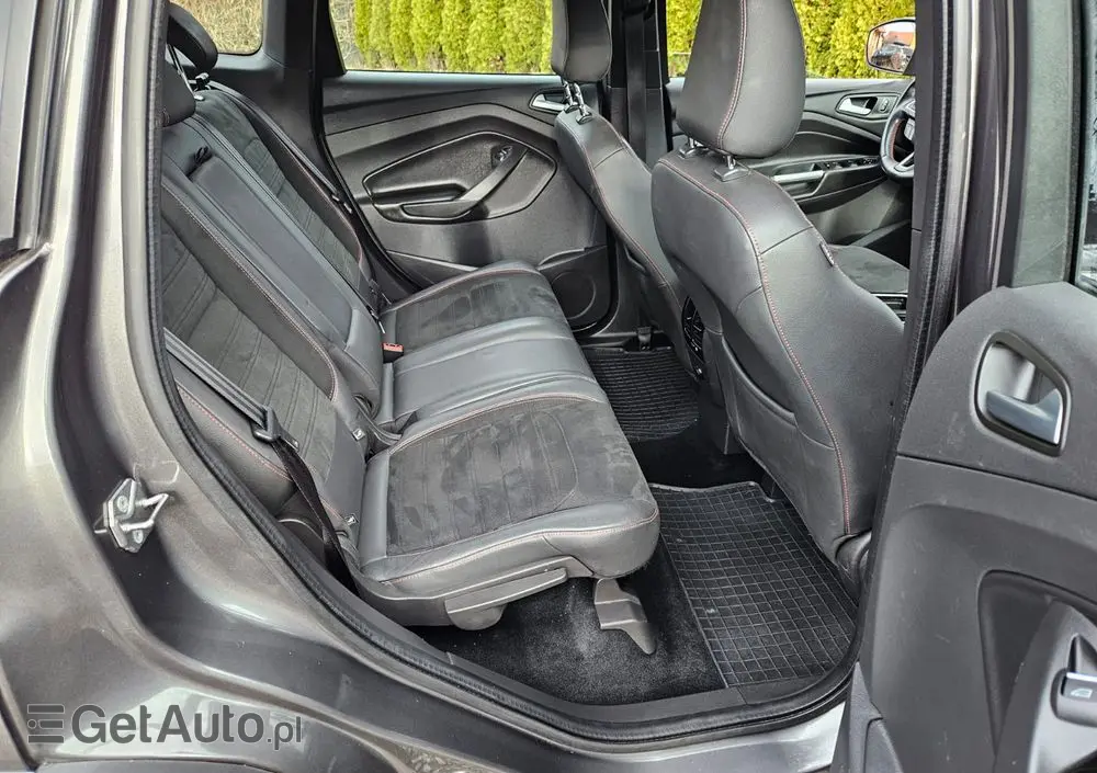 FORD Kuga 2.0 TDCi 2x4 ST-Line