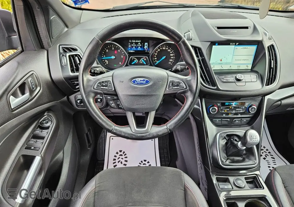 FORD Kuga 2.0 TDCi 2x4 ST-Line