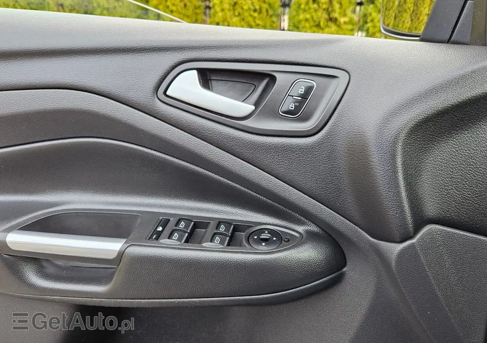 FORD Kuga 2.0 TDCi 2x4 ST-Line