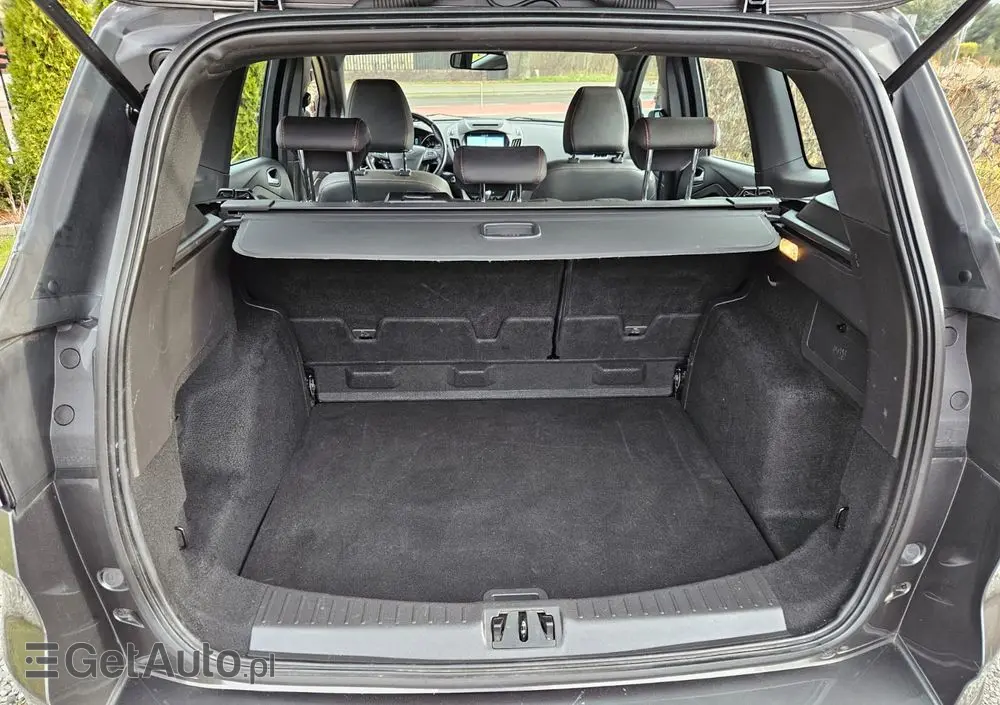 FORD Kuga 2.0 TDCi 2x4 ST-Line