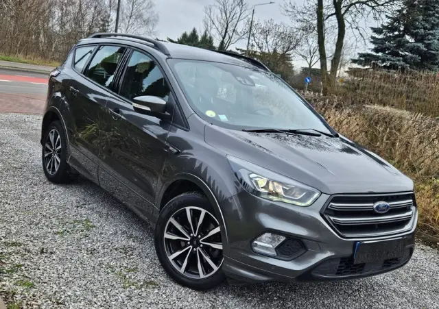FORD Kuga 2.0 TDCi 2x4 ST-Line