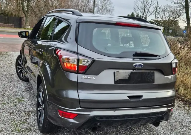 FORD Kuga 2.0 TDCi 2x4 ST-Line