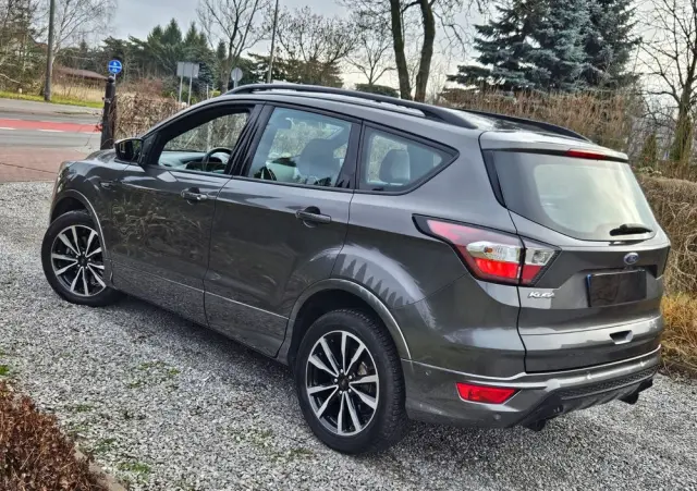 FORD Kuga 2.0 TDCi 2x4 ST-Line