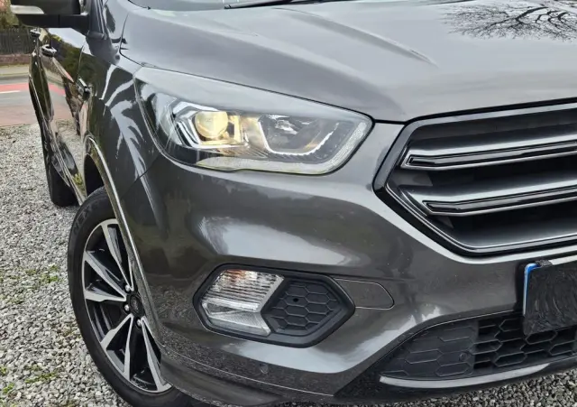 FORD Kuga 2.0 TDCi 2x4 ST-Line