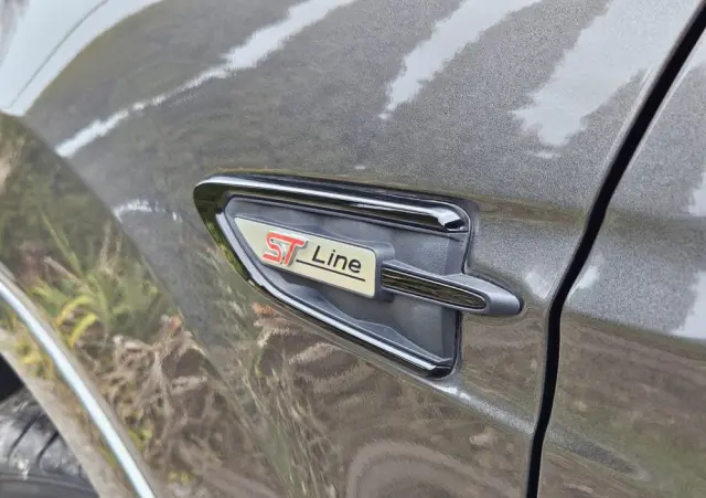 FORD Kuga 2.0 TDCi 2x4 ST-Line