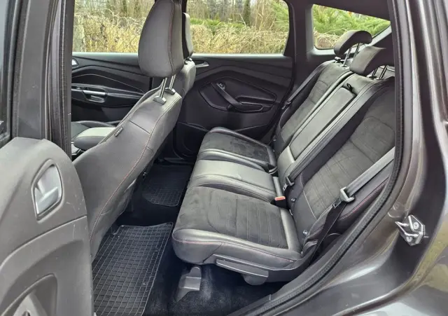 FORD Kuga 2.0 TDCi 2x4 ST-Line