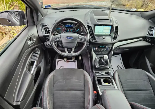 FORD Kuga 2.0 TDCi 2x4 ST-Line