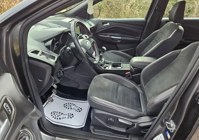 FORD Kuga 2.0 TDCi 2x4 ST-Line