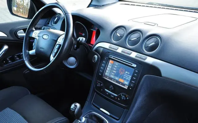 FORD S-Max 2.0 TDCi DPF Titanium