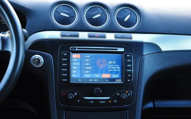 FORD S-Max 2.0 TDCi DPF Titanium