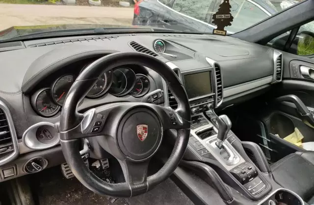 PORSCHE Cayenne 
