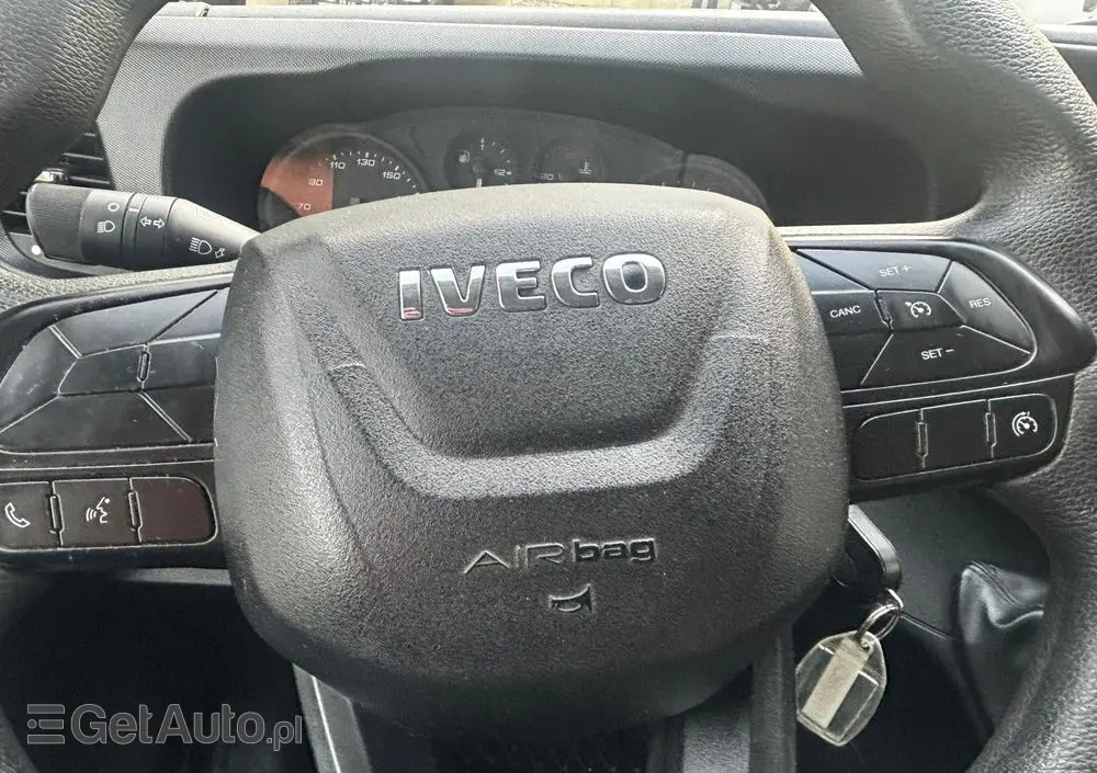IVECO Daily 35C14 Kontener 8 Palet z windą 