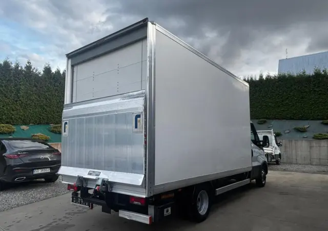 IVECO Daily 35C14 Kontener 8 Palet z windą 
