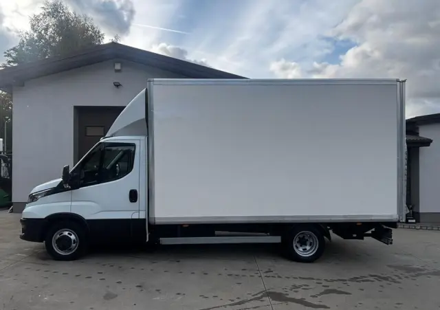 IVECO Daily 35C14 Kontener 8 Palet z windą 