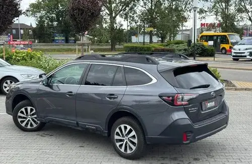 SUBARU Outback 