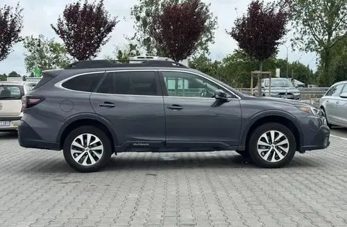 SUBARU Outback 